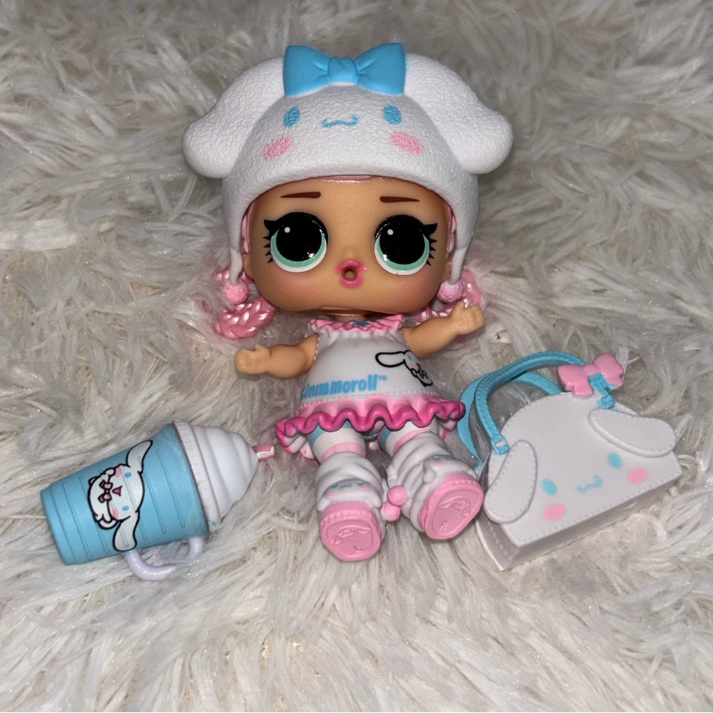 LOL Surprise Hello Kitty and friends Cinnamoroll Swirl Theme Doll